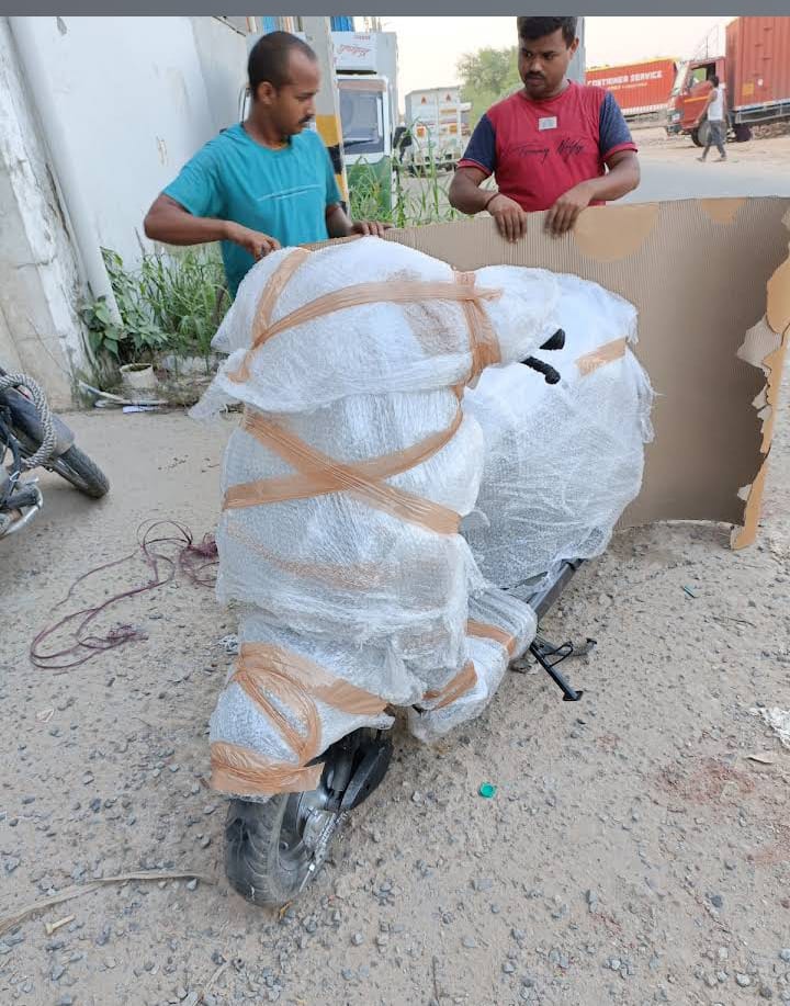 Bike packing and wrapping with bubble wrap